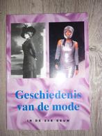 Geschiedenis van de mode in de 20ste eeuw Gertrud Lehnert, Ophalen of Verzenden, Zo goed als nieuw, Mode algemeen, Gertrud Lehnert