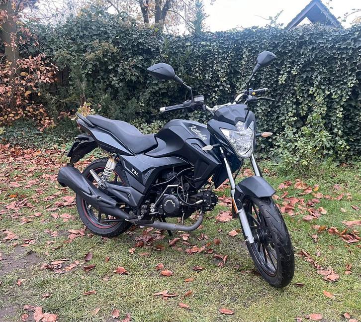 Mooie killerbee f31-schakelbrommer, Fietsen en Brommers, Brommers | Crossbrommers, Zo goed als nieuw, Overige merken, Ophalen