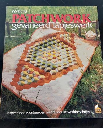 Patchwork boek - Gevarieerd lapjeswerk beschikbaar voor biedingen