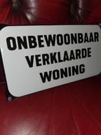 Emaillen bordje 'Onbewoonbaar verklaarde woning', Verzamelen, Merken en Reclamevoorwerpen, Verzenden, Nieuw, Reclamebord