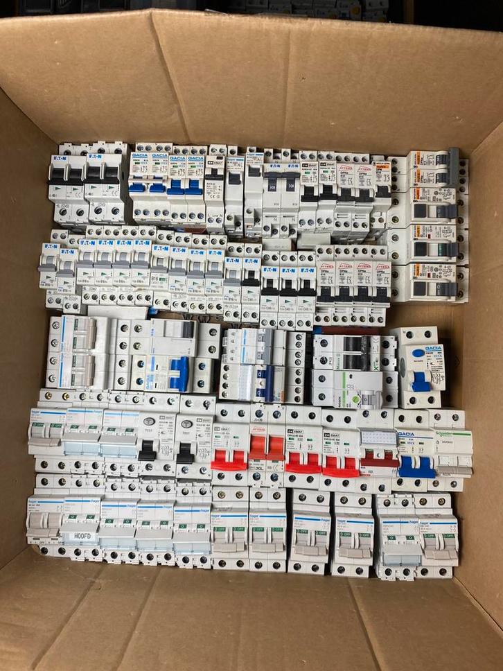 Groepenkast/Aardlekautomaat/installatieautomaat/krachtgroep, Doe-het-zelf en Verbouw, Elektra en Kabels, Gebruikt, Overige typen