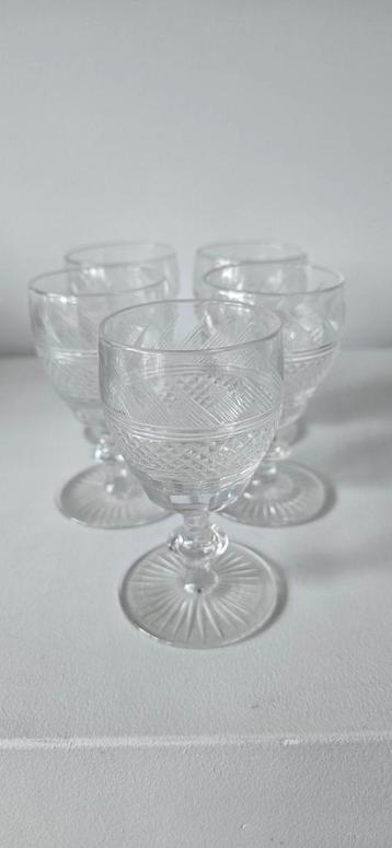 5 glaasjes van kristal beschikbaar voor biedingen