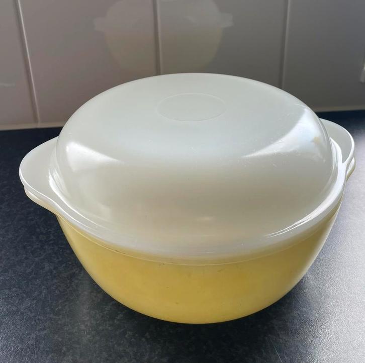 Arcopal France Schaal incl. Deksel geel, Huis en Inrichting, Keuken | Tupperware, Zo goed als nieuw, Overige typen, Geel, Wit