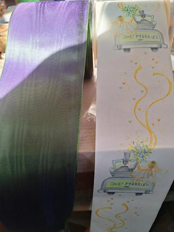 Bloemstuk lint groen (8,5cm) en Just married (7cm breed) beschikbaar voor biedingen