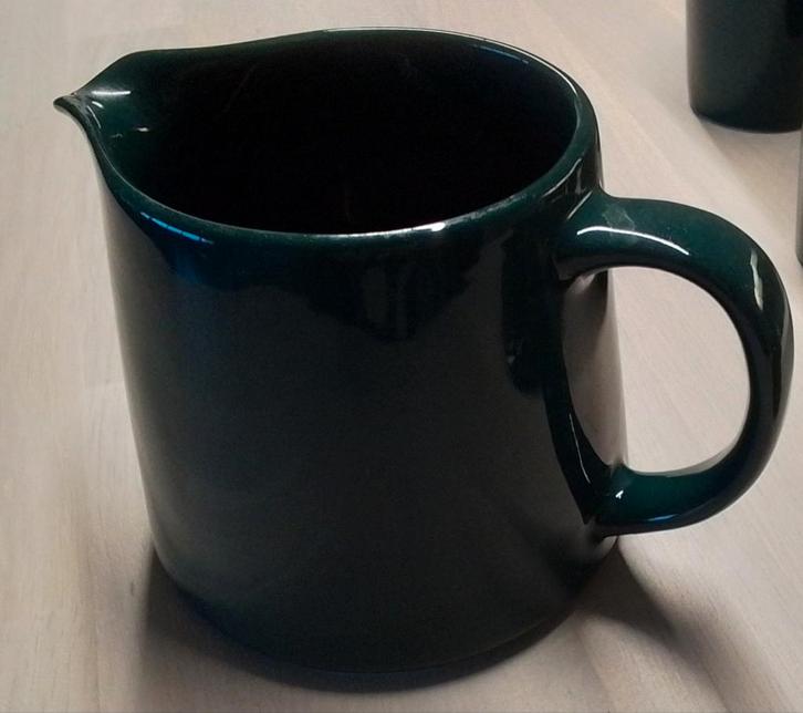 Arabia Teema, groen, 2xkopje, 1xmelkkan, Huis en Inrichting, Keuken | Servies, Zo goed als nieuw, Kop(pen) en/of Schotel(s), Effen