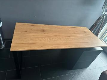 Bureau 160x70x75,5 eiken fineer met zwarte laden kast beschikbaar voor biedingen