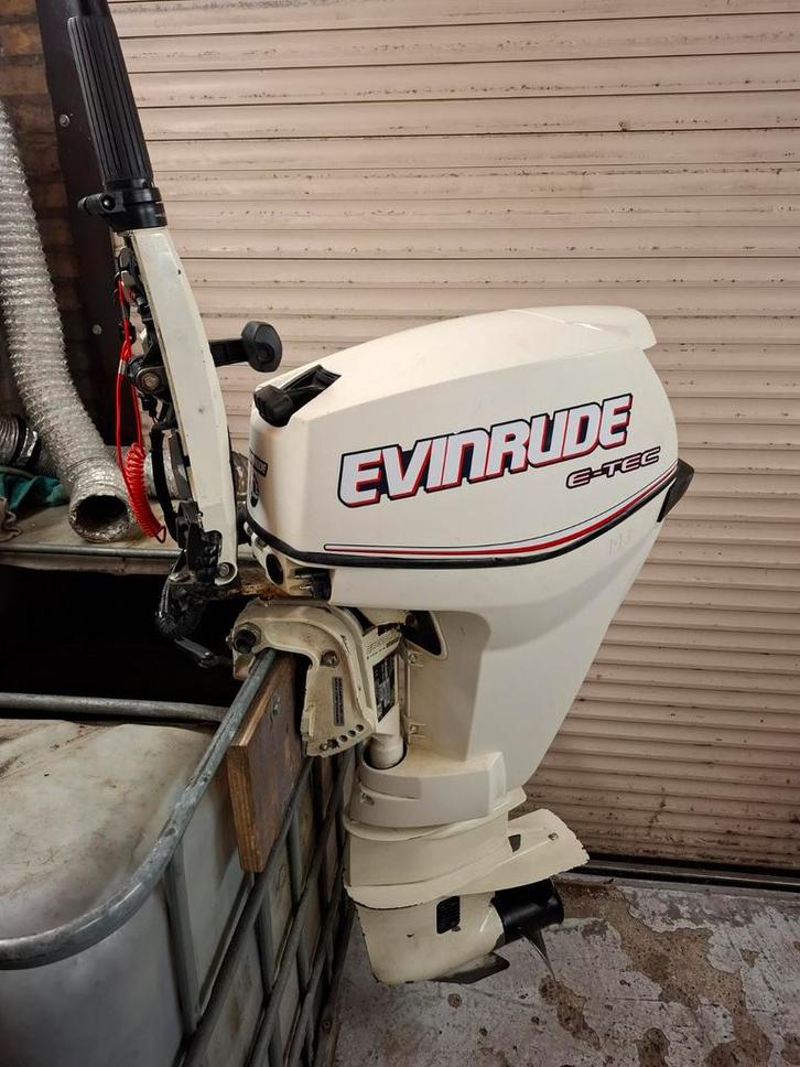 Evinrude 25 PK  ETEC.  2013, Watersport en Boten, Buiten- en Binnenboordmotoren, Gebruikt, Benzine, Buitenboordmotor, 10 tot 30 pk