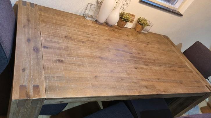 Grote stevige robuuste houten eettafel 4-6 personen izgst., Huis en Inrichting, Complete eetkamers, Zo goed als nieuw, Ophalen