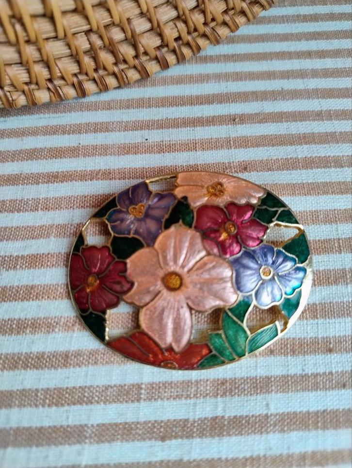 Prachtig! Grote Gekleurde broche bloemen cloisonne, Sieraden, Tassen en Uiterlijk, Broches, Overige materialen, Overige kleuren