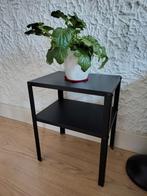 Klein zwart IKEA tafeltje, Ophalen, Minder dan 45 cm, Minder dan 55 cm, Metaal of Aluminium