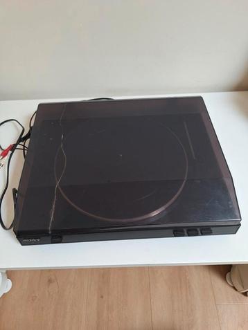 Sony platenspeler uit 2006. Kap gelijmd. Platenspeler goed. beschikbaar voor biedingen