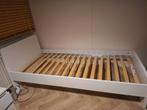 Bed van ikea, Huis en Inrichting, Slaapkamer | Bedden, Ophalen, 90 cm, Eenpersoons, Wit