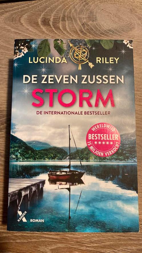 Lucinda Riley boek Storm, Boeken, Chicklit, Zo goed als nieuw, Ophalen of Verzenden