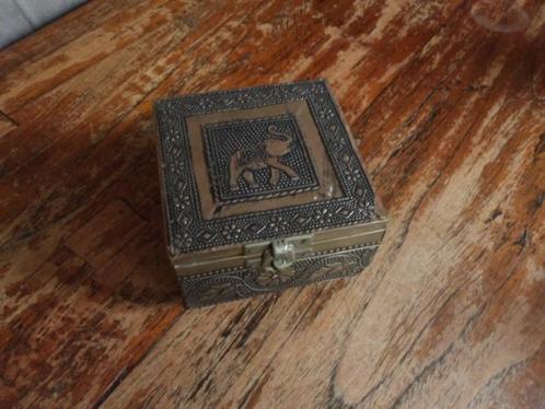 sieraden kistje bedekt met koper en afbeelding van olifant, Antiek en Kunst, Curiosa en Brocante, Ophalen of Verzenden