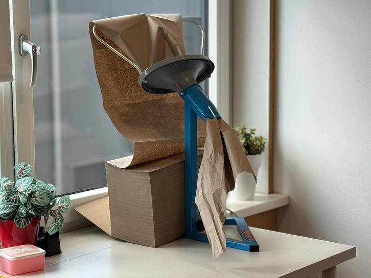 Papier Opvulsysteem / Verpakkingspapierdispenser, Hobby en Vrije tijd, Overige Hobby en Vrije tijd, Ophalen