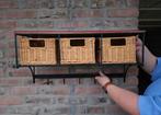 Wandrek met rotan mandjes & haken - Industrieel, Ophalen, Zo goed als nieuw