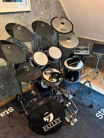Drumstel combi roland x-drum met veel extras beschikbaar voor biedingen