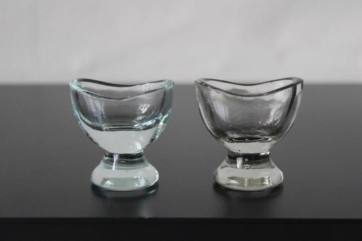 Twee antieke oogbad glaasjes of oogglaasjes jaren ´30, Antiek en Kunst, Antiek | Glas en Kristal, Ophalen of Verzenden