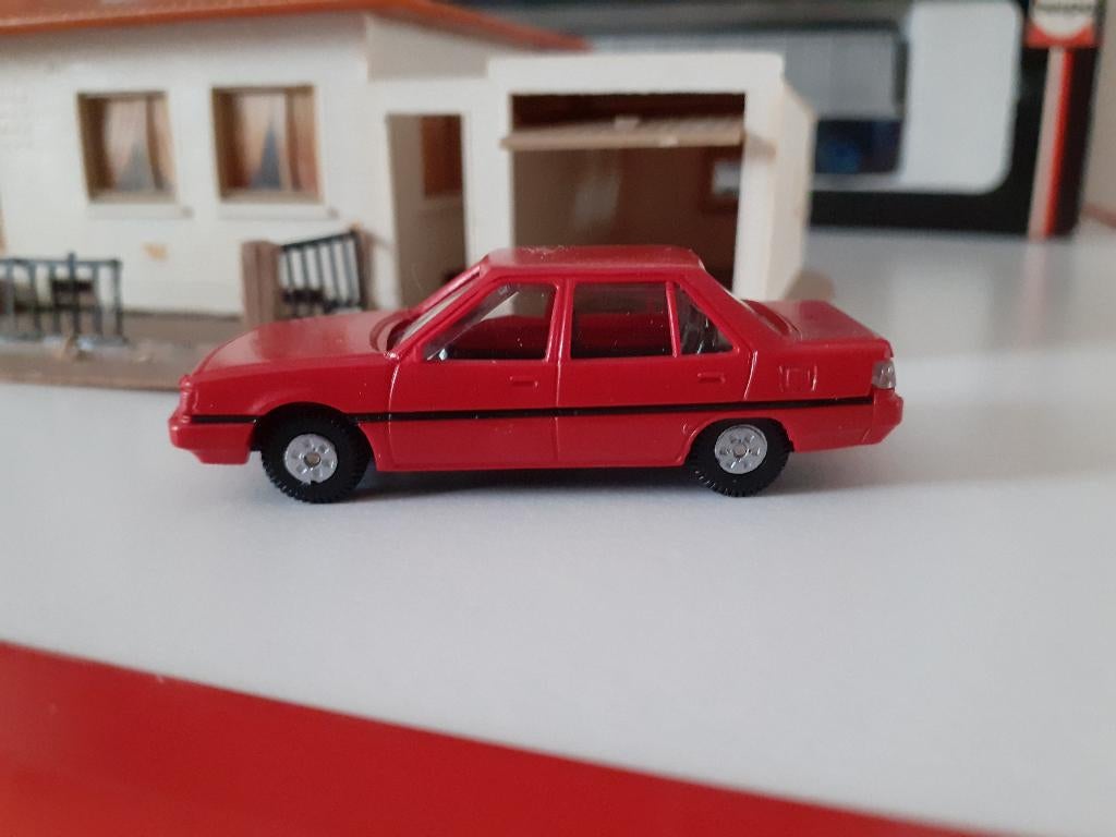Mitsubishi Galant model 1986       Rietze   rood   1/87, Hobby en Vrije tijd, Modelauto's | 1:87, Nieuw, Auto, Rietze, Ophalen of Verzenden