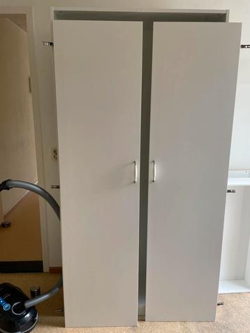 Kast IKEA wit ( vooraadkast) beschikbaar voor biedingen