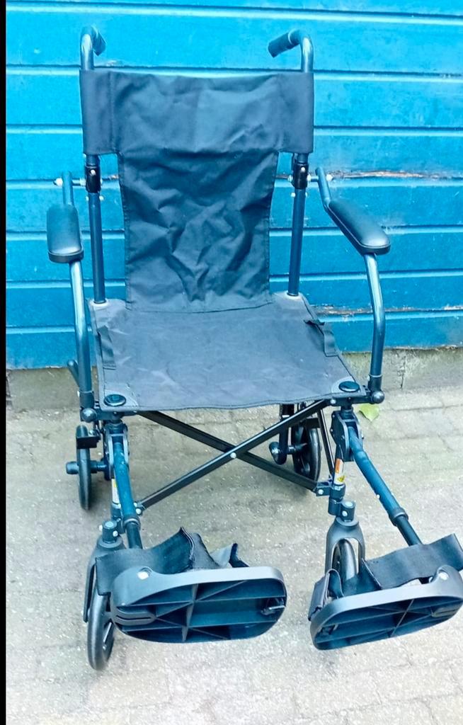 Opvouwbare rolstoel van het betrouwbare merk Multi Motion, Diversen, Rolstoelen, Duwrolstoel, Inklapbaar, Ophalen