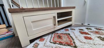 Tv meubel 115x45x45 beschikbaar voor biedingen