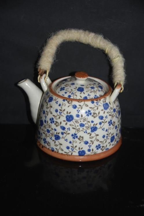 Landelijke Clayre & Eef Theepot met blauwe bloemen, Huis en Inrichting, Keuken | Servies, Gebruikt, Overige typen, Overige stijlen