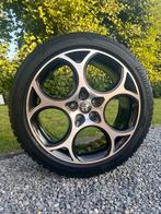 19 inch Alfa Romeo Tonale Origineel Winterbanden Bidgestone, Banden en Velgen, Winterbanden, 235 mm, Ophalen