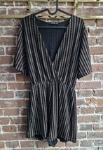 Pull & Bear playsuit  maat M zwart met gouden glitterstrepen, Kleding | Dames, Jumpsuits, Ophalen of Verzenden, Maat 38/40 (M)