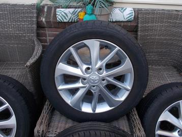 TOYOTA 16 INCH VELGEN MET ZOMERBANDEN AURIS - COROLLA - VERS beschikbaar voor biedingen