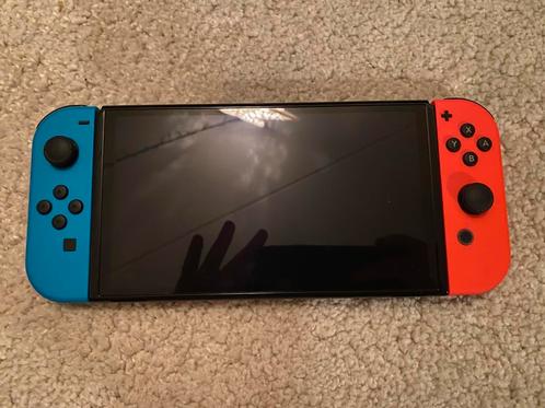 Nintendo Switch OLED, red-blue, Spelcomputers en Games, Spelcomputers | Nintendo Switch, Zo goed als nieuw, Switch OLED, Met 2 controllers
