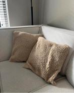 Twee beige teddy kussens, Ophalen of Verzenden, Zo goed als nieuw, Beige, Vierkant