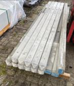 Betonpalen + onderplaten schutting lichtgrijs, Overige materialen, Minder dan 3 meter, Nieuw, Ophalen of Verzenden