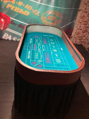 Authentieke prof. gok tafels uit Holland Casino te koop beschikbaar voor biedingen