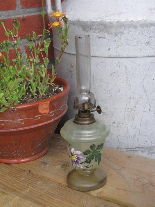 Petroleum Lampje Geëmailleerde Passiebloem, Antiek en Kunst, Antiek | Lampen, Ophalen