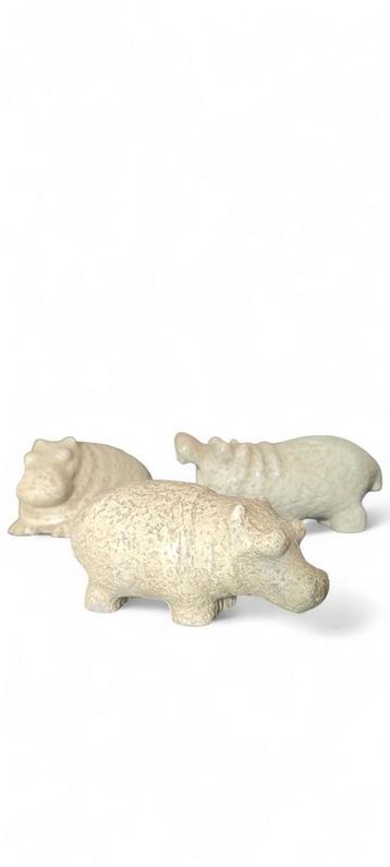 Orhan Okay vintage nijlpaard sculpturen  beschikbaar voor biedingen