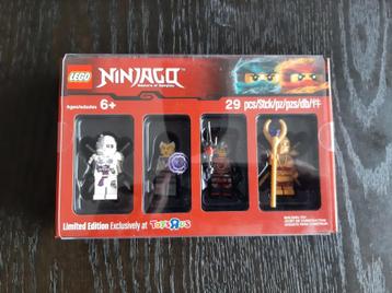 Lego 5004938 / Ninjago minifigs / Toys "R" Us Exclusive 2017 beschikbaar voor biedingen