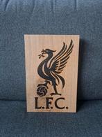 Fc liverpool logo op hout gebrand, Verzamelen, Speldjes, Pins en Buttons, Ophalen of Verzenden, Nieuw