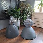 BIEDEN ! 2 stuks hele grote Industriële hanglampen BIEDEN, Ophalen, Metaal, Industrieel, 50 tot 75 cm