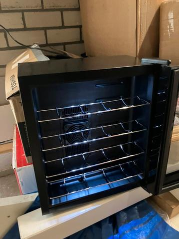 Klarstein wijnkoelkast 4 flessen hangend 41x46x29 glasdeur beschikbaar voor biedingen