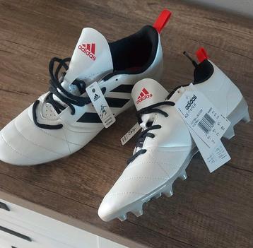 Voetbalschoenen Dames Adidas Maat 41 Nieuw beschikbaar voor biedingen