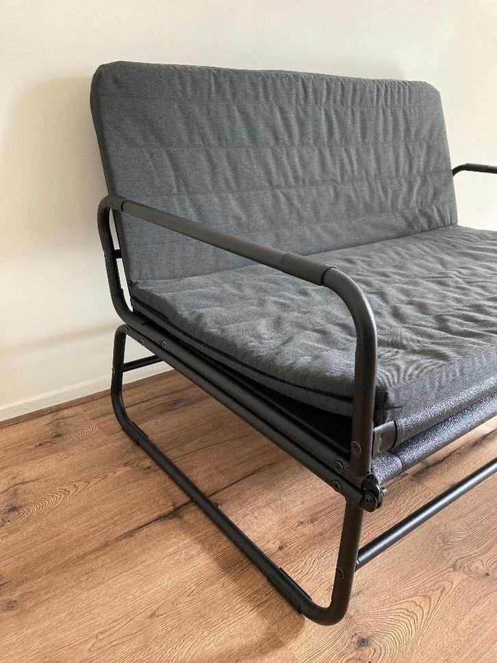 Slaapbank Hammarn IKEA Knisa donkergrijs/zwart, Huis en Inrichting, Slaapkamer | Slaapbanken, Zo goed als nieuw, Overige maten