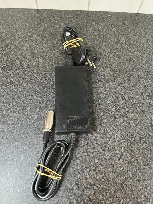 Tranz X  fietslader , accu lader 5 pins.MDA11542002000 ., Hobby en Vrije tijd, Elektronica-componenten, Gebruikt, Ophalen of Verzenden