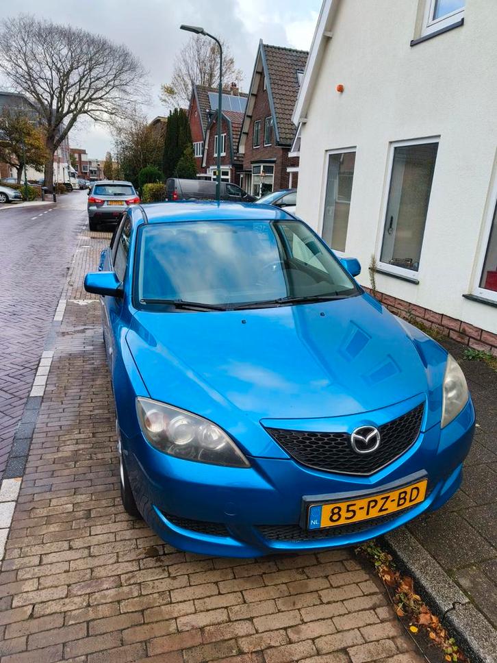 Mazda 3 1.6L Hatchback 2005 Blauw, Auto's, Mazda, Particulier, Airconditioning, Centrale vergrendeling, Radio, Trekhaak, Benzine