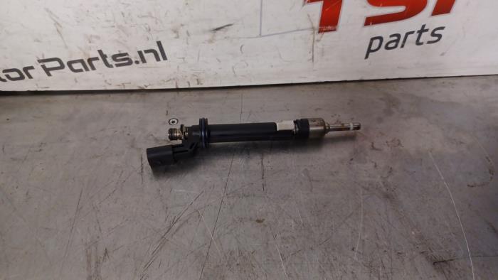 Injector (benzine injectie) van een Volkswagen Passat, Gebruikt, -, Volkswagen, -