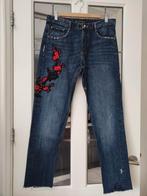 Zara jeans met borduurwerk maat M, Zara, Blauw, W30 - W32 (confectie 38/40), Ophalen of Verzenden