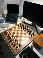 DGT Walnut Bluetooth E-Board met Timeless stukken, Hobby en Vrije tijd, Gezelschapsspellen | Bordspellen, Ophalen, Zo goed als nieuw