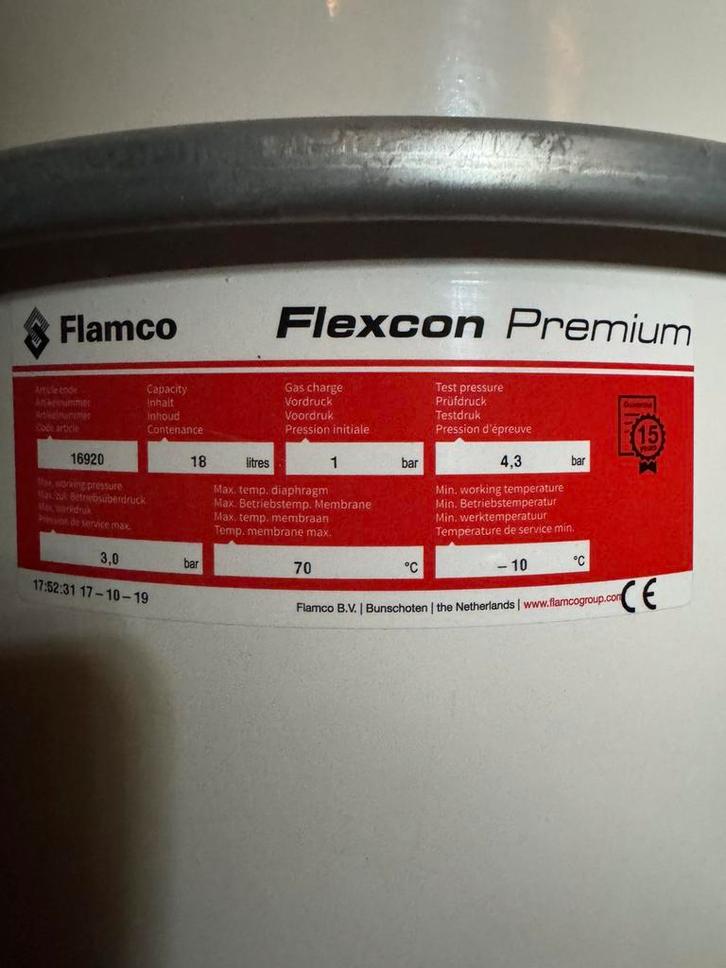 Flamco Flexcon Premium expansievat 18L 1.0 bar + beugel, Doe-het-zelf en Verbouw, Geisers en Boilers, Zo goed als nieuw, Onderdeel
