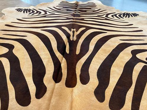 Uniek Koeienkleed met Zebra Print, Huis en Inrichting, Stoffering | Tapijten en Kleden, Nieuw, 150 tot 200 cm, 200 cm of meer