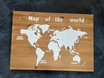 Schilderij Wereldkaart, Gips op hout. 77,5 cm / 54,5  cm, Ophalen of Verzenden, Zo goed als nieuw, Schilderij, Minder dan 50 cm